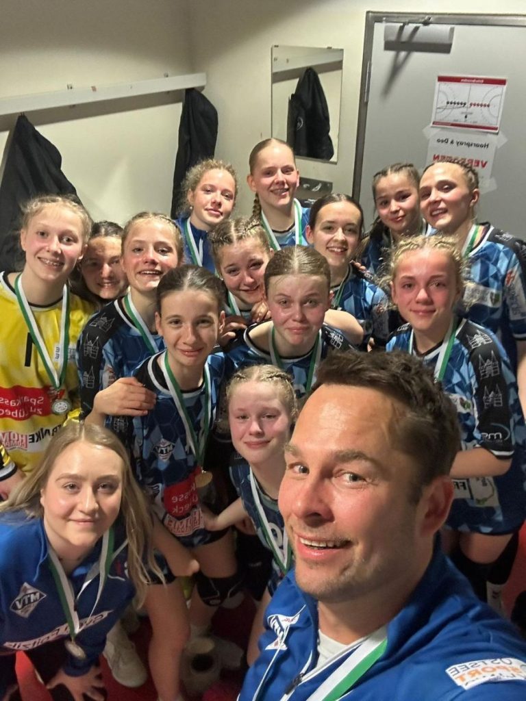 mtv kabine @ MTV Lübeck schreibt Handball-Märchen: Ungeschlagen zum Cup der Landesmeister