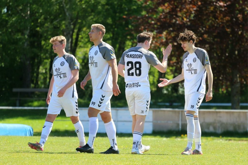 rei pan 3 @ Sieg gegen den Meister: Pansdorf II macht großen Schritt in Richtung Aufstiegsspiele