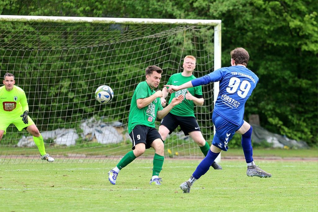 rockroht tor @ Monte-Kicker holen sehenswert 0:2 auf - TSV Gudow mit Big-Points im Abstiegskampf