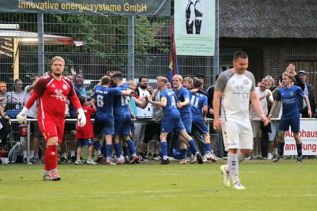 08 jubel @ „Vorfreude, Anspannung und Motivation“ – Eutin 08 II vor dem Aufstiegs-Finale
