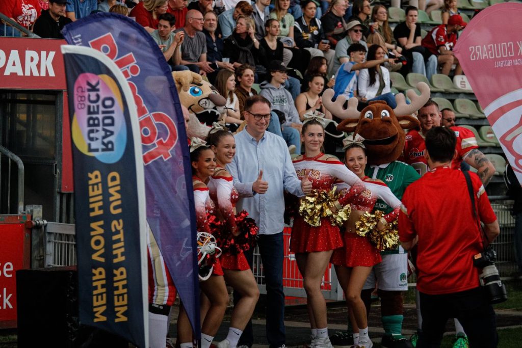 Lübeck Cougars feiern großen Sieg vor großer Kulisse 1 luebeckcougars vs hamburgswans 06062026 fabianwinkel 36 @ Lübeck Cougars feiern großen Sieg vor großer Kulisse