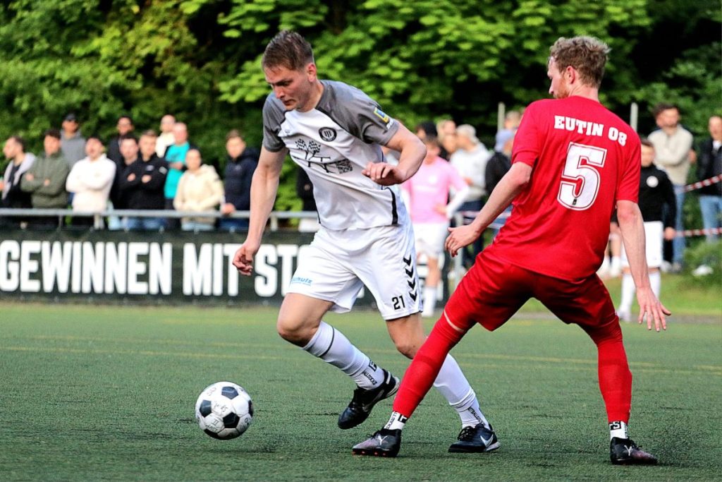 pan 08 @ Der Einwurf ins Glück: TSV Pansdorf II steigt in die Verbandsliga auf