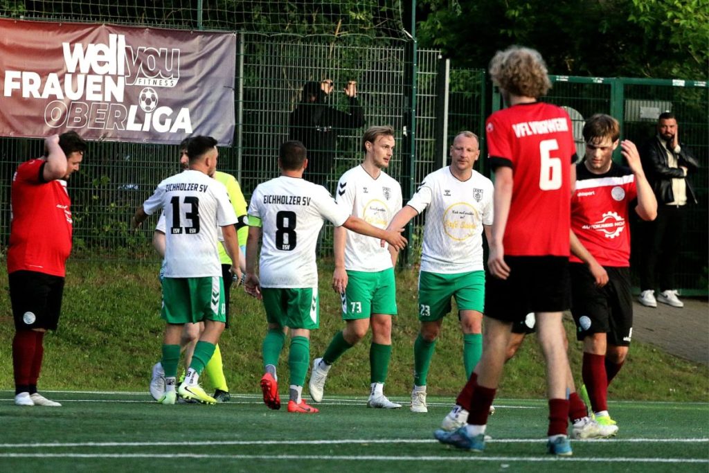 Phönix Lübeck II macht es fast zweistellig - Eichholz II zieht dank spätem Treffer ins Finale ein 2 esv 2 jubel @ Phönix Lübeck II macht es fast zweistellig - Eichholz II zieht dank spätem Treffer ins Finale ein
