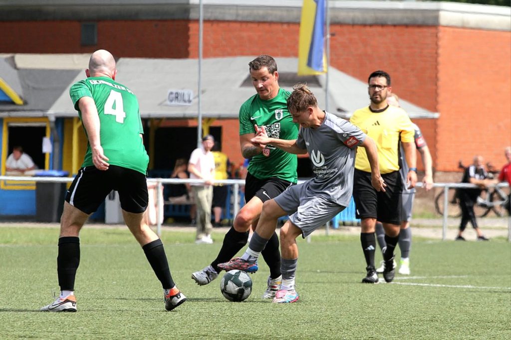 Auftakt im Süden: Rückkehr nach 4633 Tagen, Lauenburg-Derbys und Topspiel am Pöbelberg 3 esv kucknitz @ Auftakt im Süden: Rückkehr nach 4633 Tagen, Lauenburg-Derbys und Topspiel am Pöbelberg