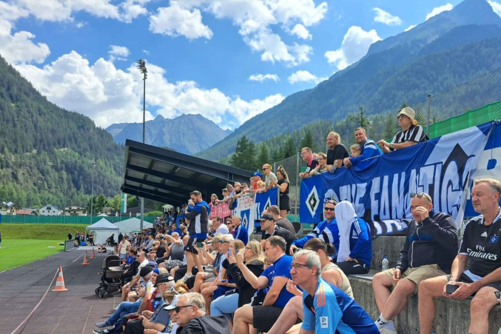 HSV mit zwei Neuzugängen ins Testspiel gegen Heidenheim im Trainingslager 1 fans @ HSV mit zwei Neuzugängen ins Testspiel gegen Heidenheim im Trainingslager