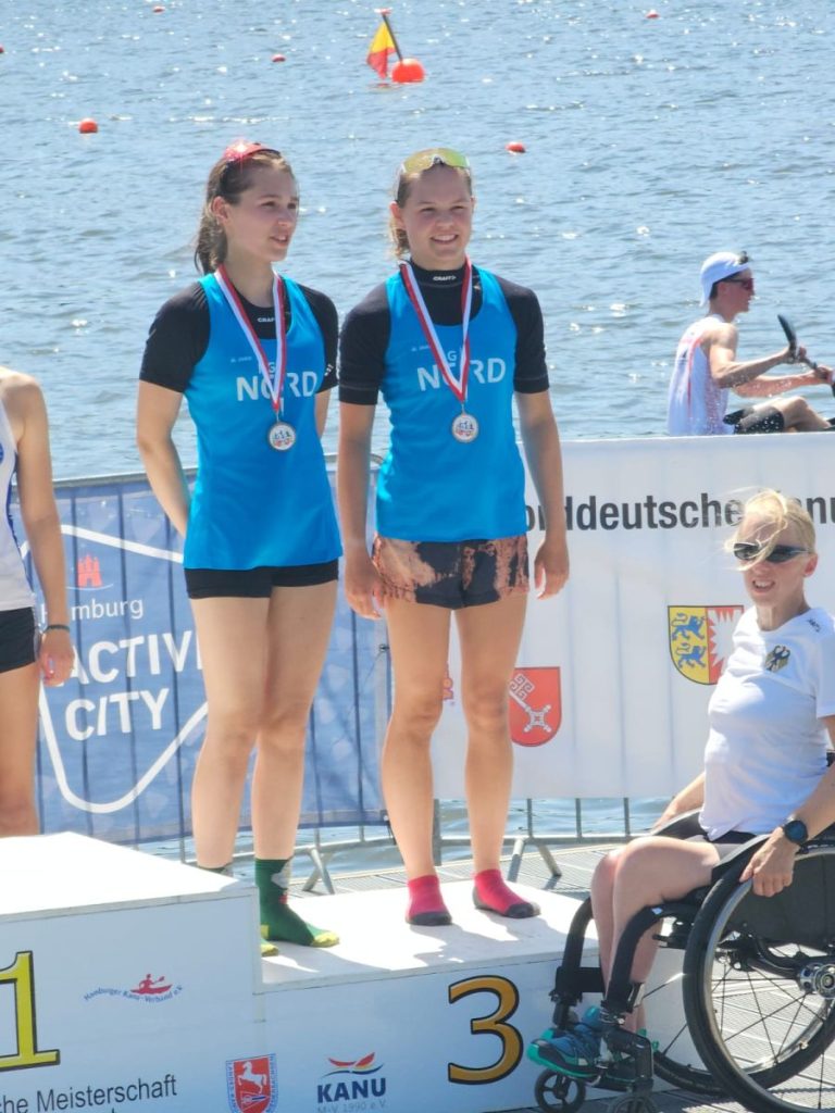 fenja naber rechts bei der siegerehrung @ LKV-Nachwuchs überzeugt bei Norddeutschen Meisterschaften mit starken Leistungen