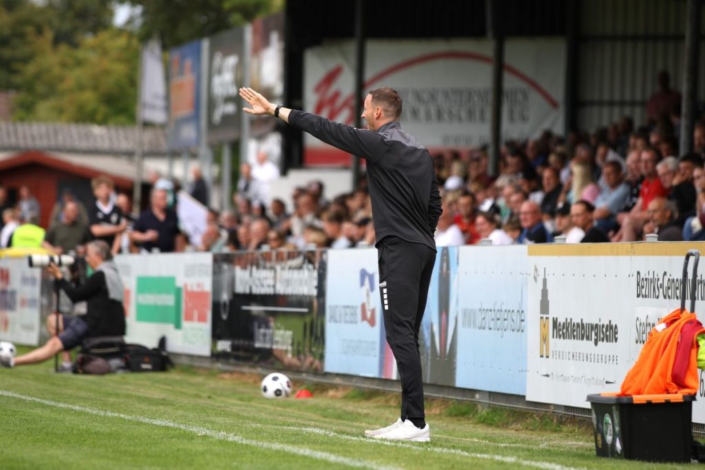 Aufgabe gelöst! VfB Lübeck ist erst unsauber - dann verdientermaßen ins Halbfinale eingezogen 1 lobeca 260337 marcel lienstaedt 20260725 @ Aufgabe gelöst! VfB Lübeck ist erst unsauber - dann verdientermaßen ins Halbfinale eingezogen