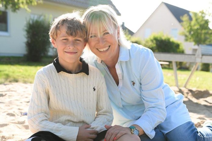 Melanie Lukowski und ihr Sohn Floris