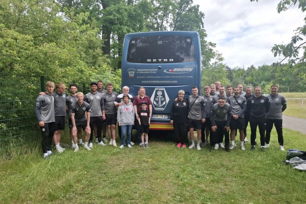 Eine Familie, ein Verein, 42 Jahre Leidenschaft: Die Geschichte der Knothes und des FC Anker Wismar 1 eebc1d21 60d5 49fb 9161 267b2549 @ Eine Familie, ein Verein, 42 Jahre Leidenschaft: Die Geschichte der Knothes und des FC Anker Wismar
