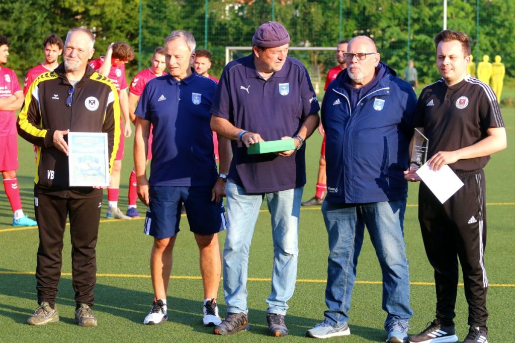 ehrung tsv neustadt @ Vom KFV Ostholstein ausgezeichnet: Der schiedsrichterfreundlichste Verein kommt vom Gogenkrog