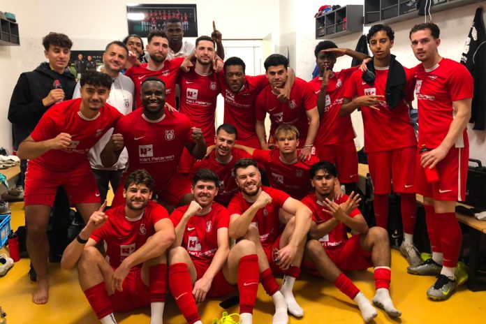 FC Ahrensburg Kabinenjubel