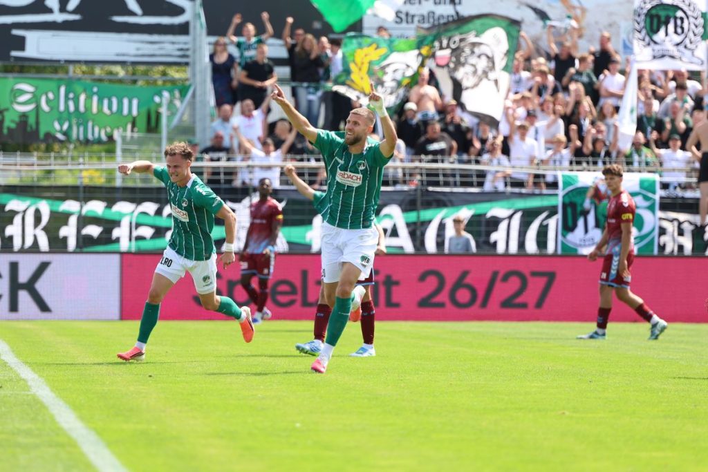VfB Lübeck: Neuzugänge sind überwältigt von der Atmosphäre und loben die Unterstützung von den Rängen 1 lobeca 260864 vivian pfaff 20260801 @ VfB Lübeck: Neuzugänge sind überwältigt von der Atmosphäre und loben die Unterstützung von den Rängen