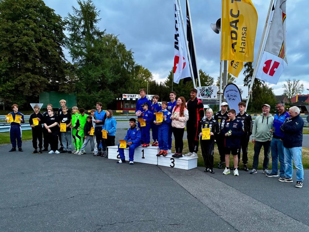 mannschaftssieger @ AV Lübeck gewinnt Mannschaftswertung beim Travering Jugend-Kart-Slalom