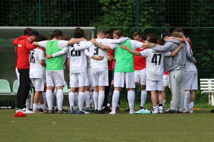 Dornbreite II grüßt nun von ganz oben. Foto: LK Fotografie. Dornbreite II grüßt nun von ganz oben. Foto: LK Fotografie.