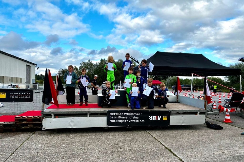 blumenthal klasse 1 @ Lübeck erneut Mannschaftssieger - Jugendkartslalom in Reesdorf herausfordernd