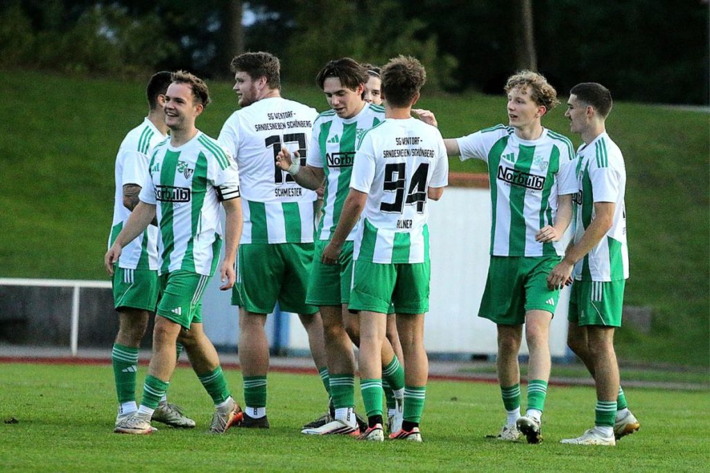 SGWSS entscheidet wildes Spiel in Stockelsdorf - Ratzeburg feiert ersten Heimsieg 1 sgwss jubel @ SGWSS entscheidet wildes Spiel in Stockelsdorf - Ratzeburg feiert ersten Heimsieg