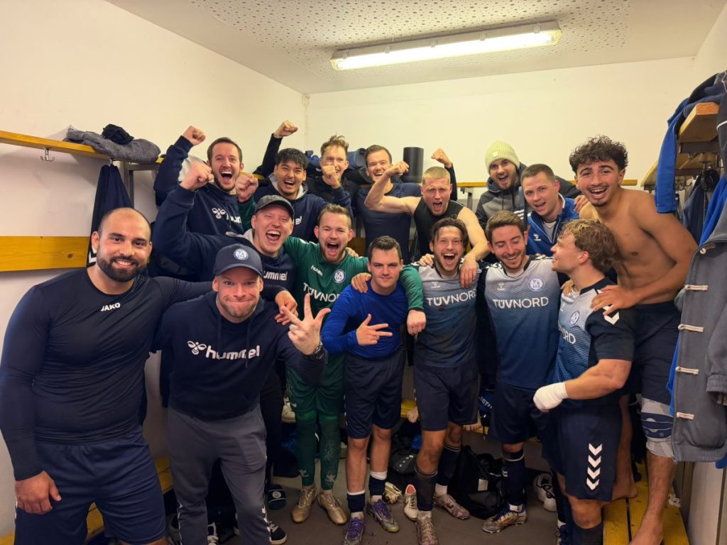 Krummesse verliert knapp trotz Trainer-Tramtor - Derbysiege für Breitenfelde/Mölln und Travemünde 1 fortuna kabine @ Krummesse verliert knapp trotz Trainer-Tramtor - Derbysiege für Breitenfelde/Mölln und Travemünde