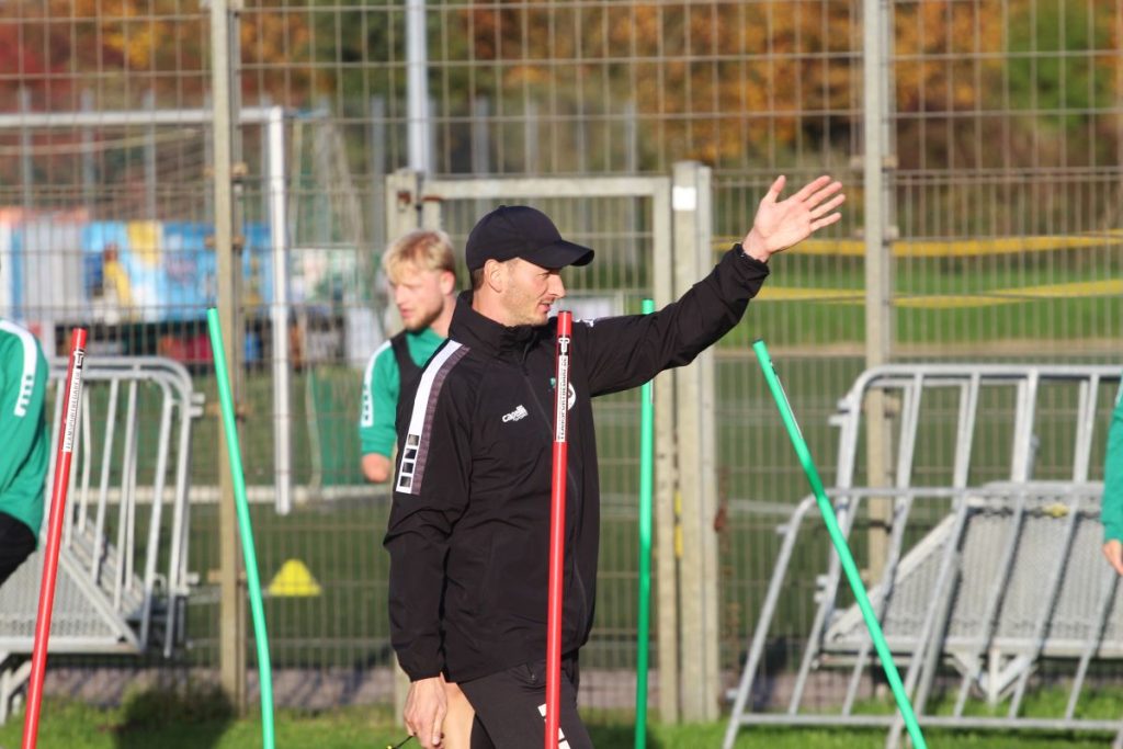 kevin rodewald linker arm @ VfB Lübeck: Gegner mit typischer Raute erwartet – und mit Fragezeichen im Kader