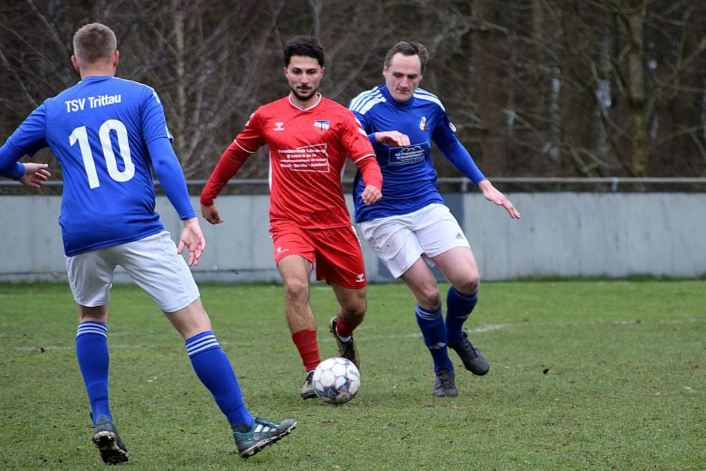 tralau trittau @ Formstarke Teams im Duell in Hoisdorf - Klare Rollenverteilung in Tralau